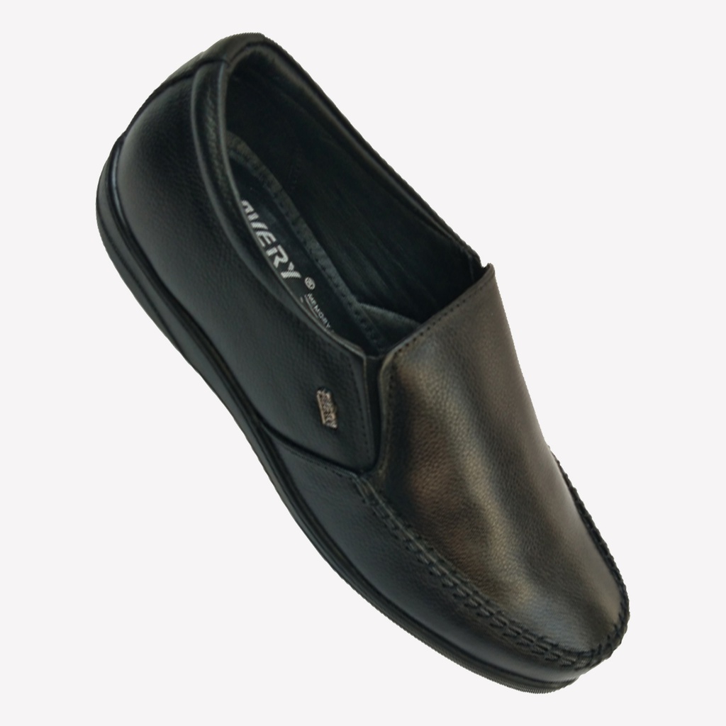 Black leather sales memory foam shoes